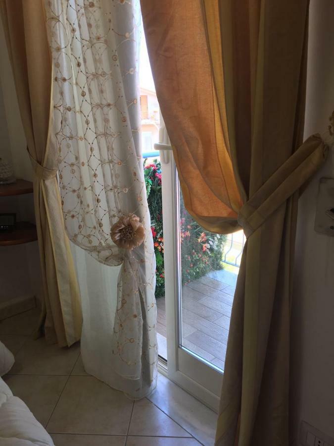 Cordovena Appartement Capo dʼOrlando Buitenkant foto